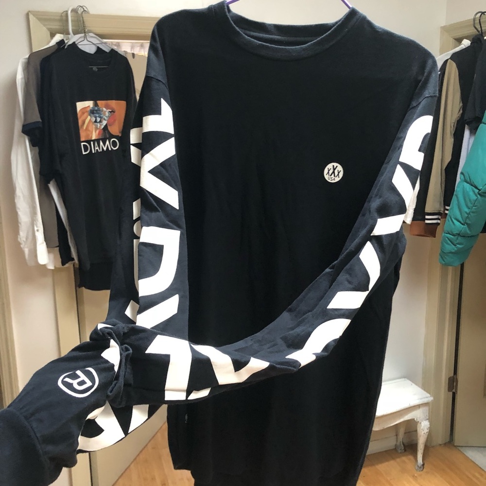 10.Deep Long Sleeve Tee